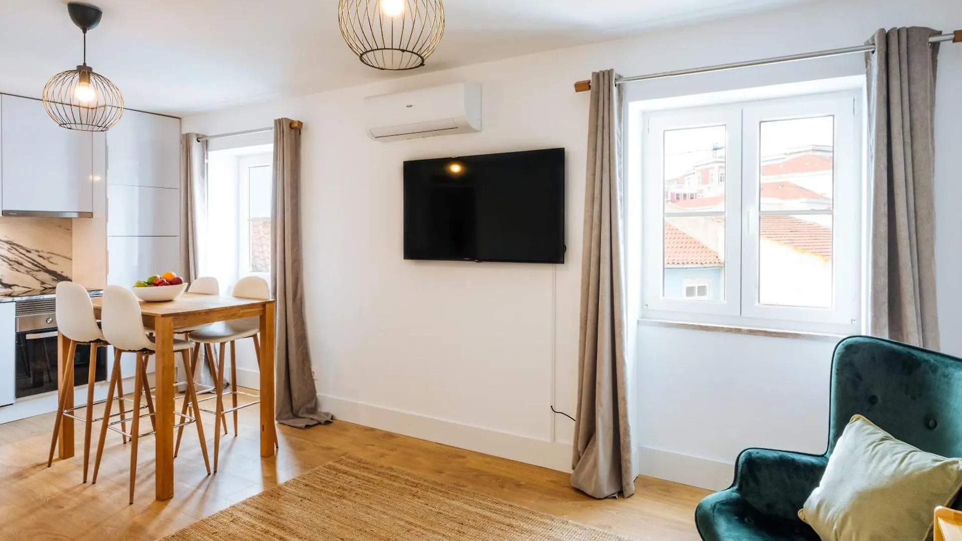 Lisbon Skyline Apartment By Misha'S Place 5E