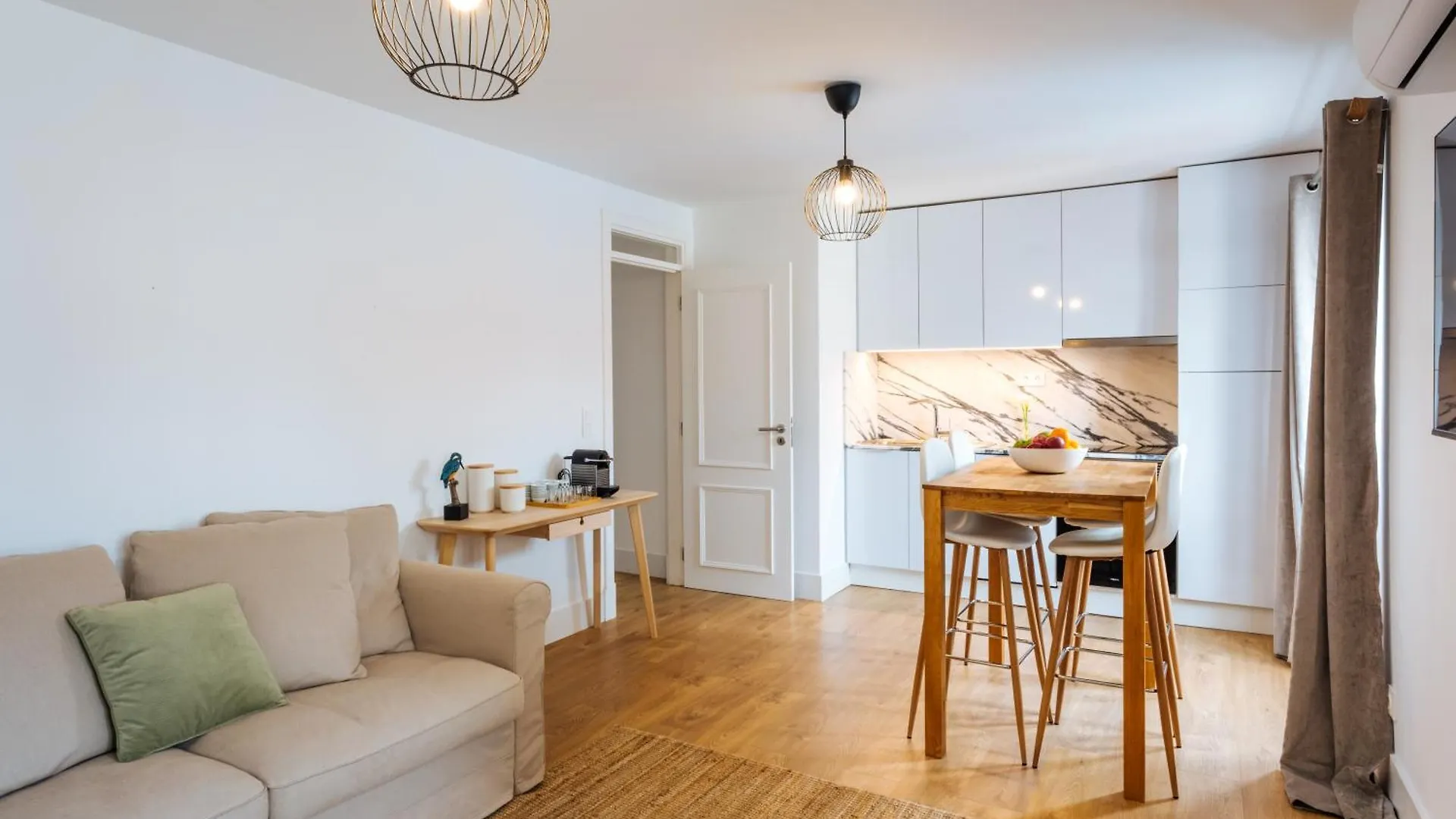 Lisbon Skyline Apartment By Misha'S Place 5E 0*,