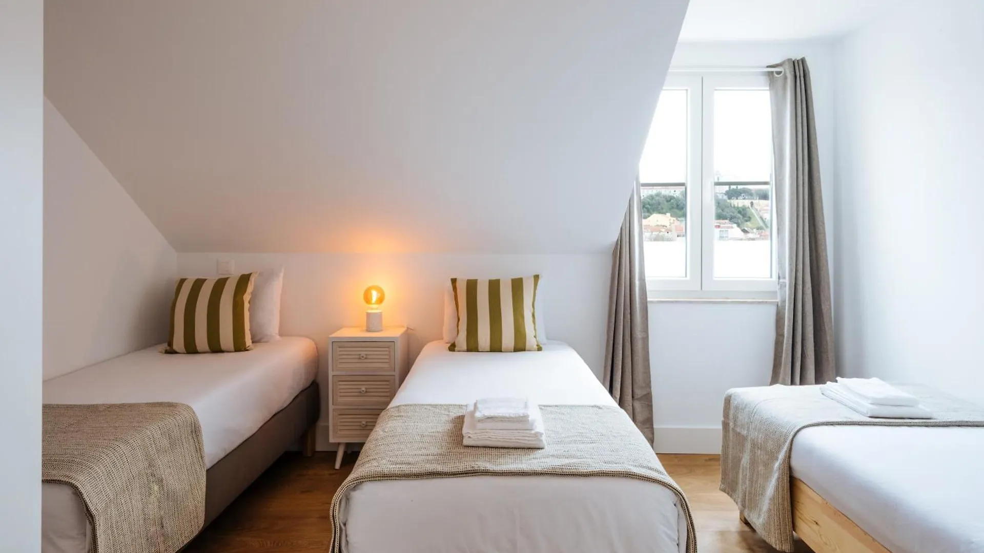 Lisbon Skyline Apartment By Misha'S Place 5E 0*,  Πορτογαλία